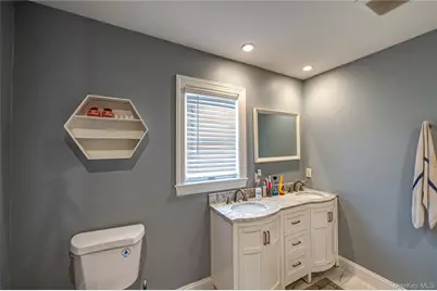 30 Fairway Avenue, Riverhead, NY 11901 - Photo 10