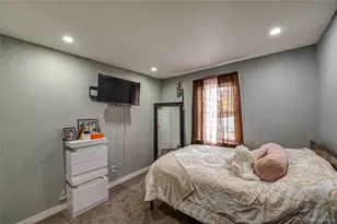 30 Fairway Ave, Riverhead, NY 11901 - Photo 8