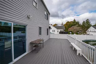 30 Fairway Ave, Riverhead, NY 11901 - Photo 20