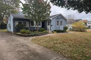 91 8th Ave, Kings Park, NY 11754 - Photo 4