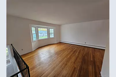 8 Mockingbird Lane, Poughkeepsie, NY 12601 - Photo 4