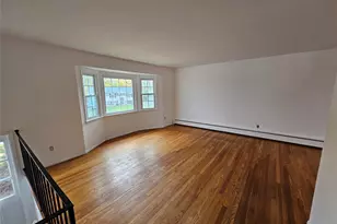 8 Mockingbird Ln, Poughkeepsie, NY 12601 - Photo 4