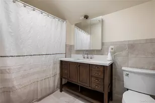 32 Hicks Ln, Old Westbury, NY 11568 - Photo 26