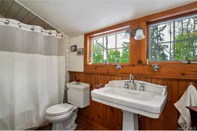 32 Hicks Lane, Old Westbury, NY 11568 - Photo 22