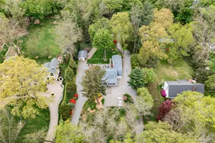 32 Hicks Ln, Old Westbury, NY 11568 - Photo 32