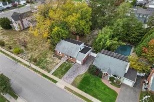 9 Tudor Rd, Farmingdale, NY 11735 - Photo 8