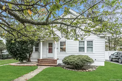 251 N Long Beach Avenue, Freeport, NY 11520 - Photo 2