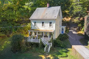 310 Oak Ln, Newburgh, NY 12550 - Photo 4