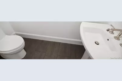 46 Plainview Road, Woodbury, NY 11797 - Photo 20