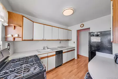 236 New York Avenue, Bay Shore, NY 11706 - Photo 10