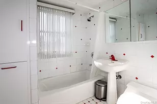 81 Ward St, Westbury, NY 11590 - Photo 26