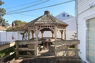 81 Ward St, Westbury, NY 11590 - Photo 28