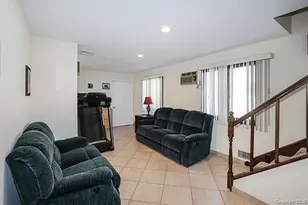 81 Ward St, Westbury, NY 11590 - Photo 18