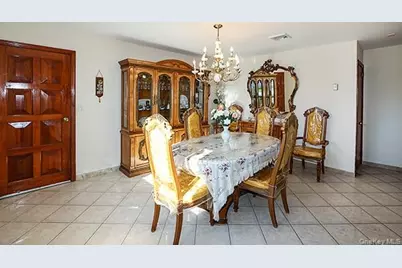 81 Ward Street, Westbury, NY 11590 - Photo 16