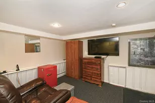 115 Old Farmingdale Rd, West Babylon, NY 11704 - Photo 22