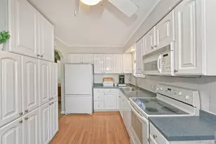 115 Old Farmingdale Rd, West Babylon, NY 11704 - Photo 12