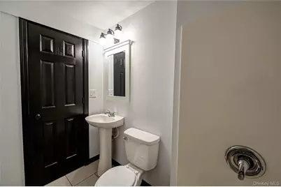 39 Lynncliff Road, Hampton Bays, NY 11946 - Photo 18