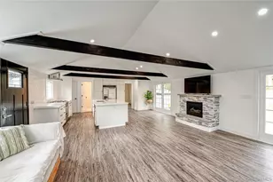 39 Lynncliff Rd, Hampton Bays, NY 11946 - Photo 6