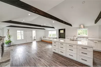 39 Lynncliff Road, Hampton Bays, NY 11946 - Photo 8