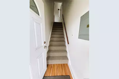 131 Roslyn Road #2nd Floor, Mineola, NY 11501 - Photo 10