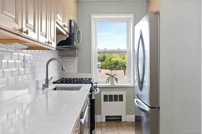 30 E Hartsdale Avenue #4D, Hartsdale, NY 10530 - Photo 1