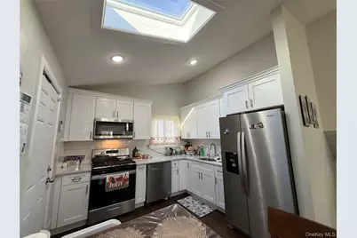 51 Bruce Lane, Brentwood, NY 11717 - Photo 10