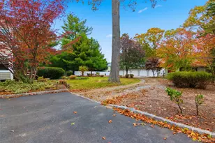 15 Arbor Ct, Bohemia, NY 11716 - Photo 30