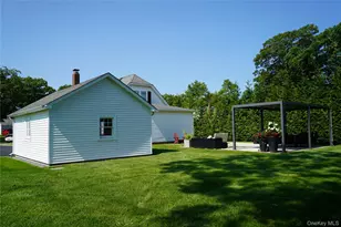 24 Pegs Ln, Riverhead, NY 11901 - Photo 18