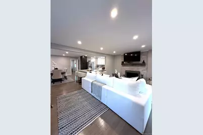 24 Pegs Lane, Riverhead, NY 11901 - Photo 4