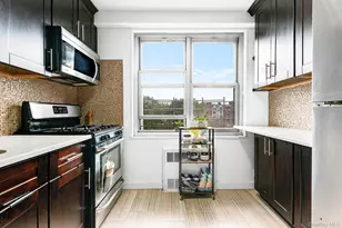 70-25 Yellowstone Blvd, Forest Hills, NY 11375 - Photo 20