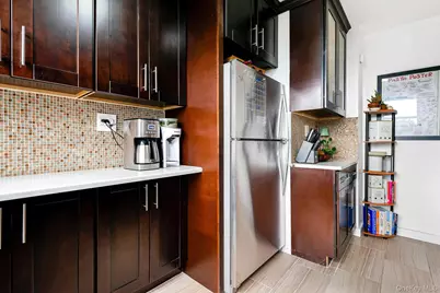 70-25 Yellowstone Boulevard #6T, Forest Hills, NY 11375 - Photo 18