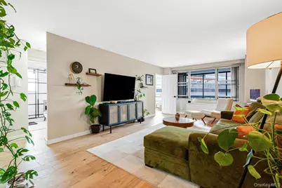 70-25 Yellowstone Boulevard #6T, Forest Hills, NY 11375 - Photo 2