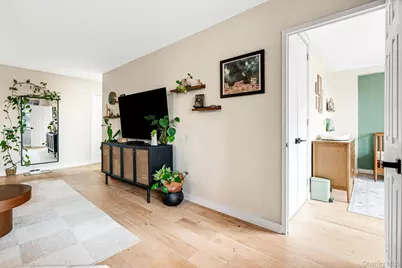 70-25 Yellowstone Boulevard #6T, Forest Hills, NY 11375 - Photo 8