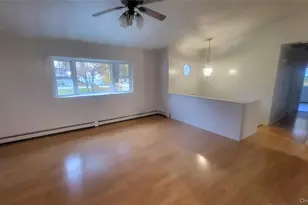 11 Pleasant Ln, Poughkeepsie, NY 12603 - Photo 4