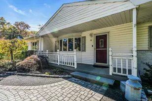 34 Winston Dr, Smithtown, NY 11787 - Photo 4