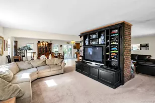 34 Winston Dr, Smithtown, NY 11787 - Photo 10