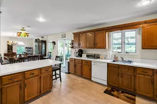 34 Winston Dr, Smithtown, NY 11787 - Photo 14