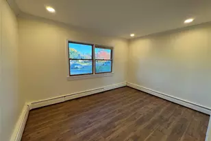 7 Mercadante Pl, Glen Cove, NY 11542 - Photo 8