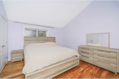 18 Atmore Place, New York, NY 10306 - Photo 4