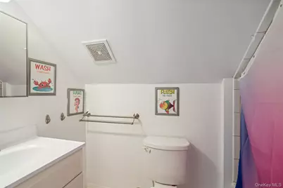 48 Farmers Avenue, Lindenhurst, NY 11757 - Photo 22