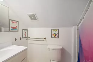 48 Farmers Ave, Lindenhurst, NY 11757 - Photo 22