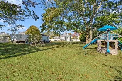 48 Farmers Avenue, Lindenhurst, NY 11757 - Photo 24