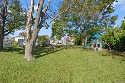 48 Farmers Avenue, Lindenhurst, NY 11757 - Photo 26