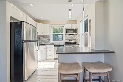 48 Farmers Avenue, Lindenhurst, NY 11757 - Photo 14