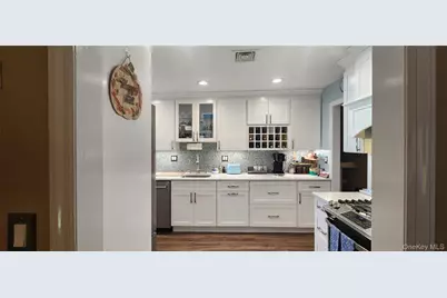 1567 Grundy Avenue, Holbrook, NY 11741 - Photo 4