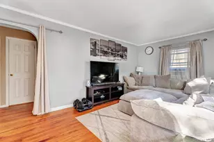 5 Waywood Pl, Huntington Station, NY 11746 - Photo 4