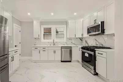 327 N Forest Avenue, Rockville Centre, NY 11570 - Photo 22