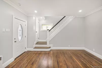 327 N Forest Avenue, Rockville Centre, NY 11570 - Photo 8