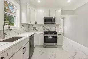 327 N Forest Ave, Rockville Centre, NY 11570 - Photo 14