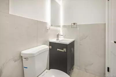 327 N Forest Avenue, Rockville Centre, NY 11570 - Photo 24